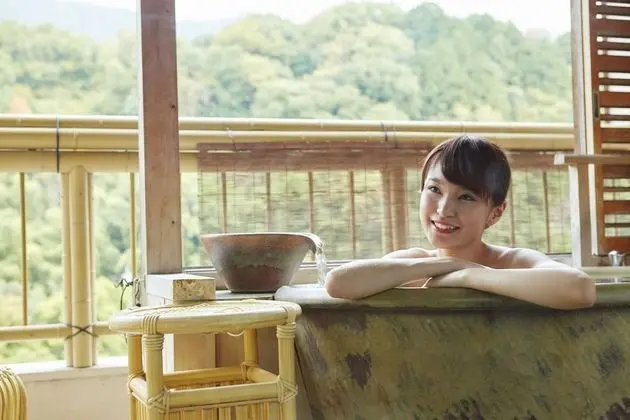 Japanese Style Room with an open air bath  :15 Minutes from ITM by Taxi, Tatoo may not be allowed.