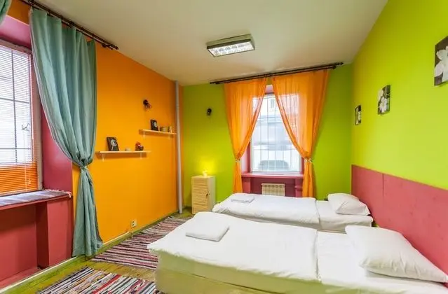 Standard Tek Büyük veya İki Ayrı Yataklı Oda, Ortak Banyo