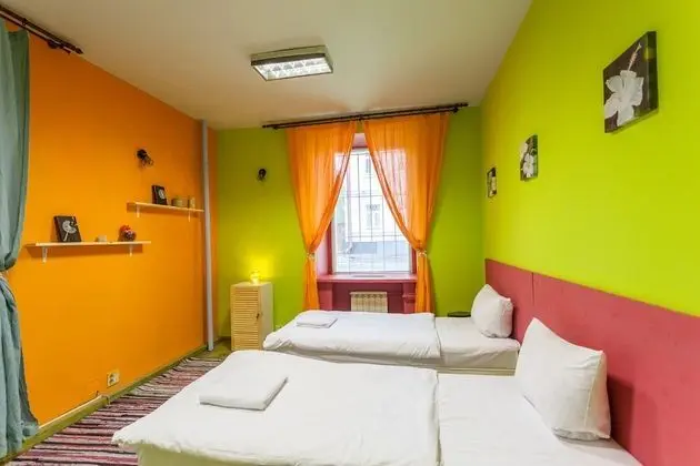 Standard Tek Büyük veya İki Ayrı Yataklı Oda, Ortak Banyo
