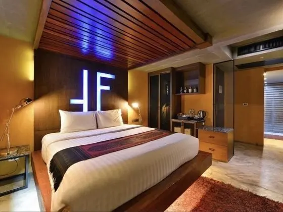 Deluxe Chill Room