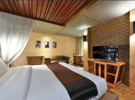 Premier Room, Balcony