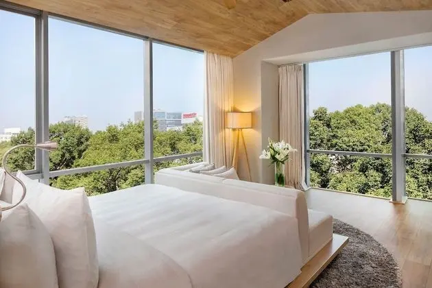 Signature Tek Büyük Yataklı Oda (Corner Suite)