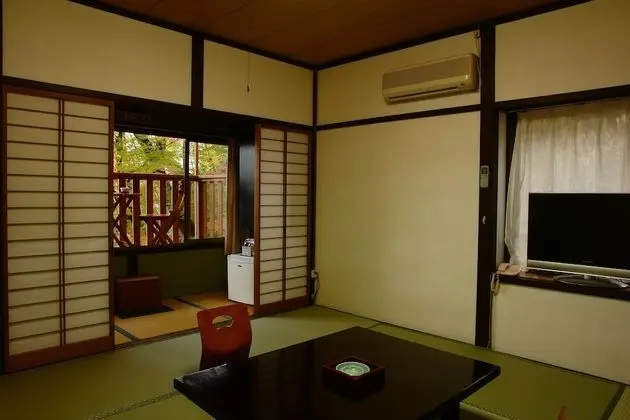 Traditional Oda (Standard Japanese-Style Room)