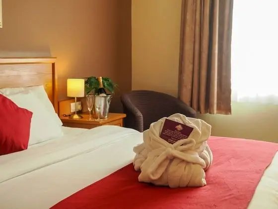 King Suite, 1 King Bed & Lounge with Sofa Bed