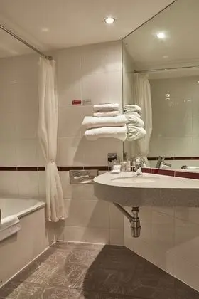 Standard Twin, 2 Double Beds