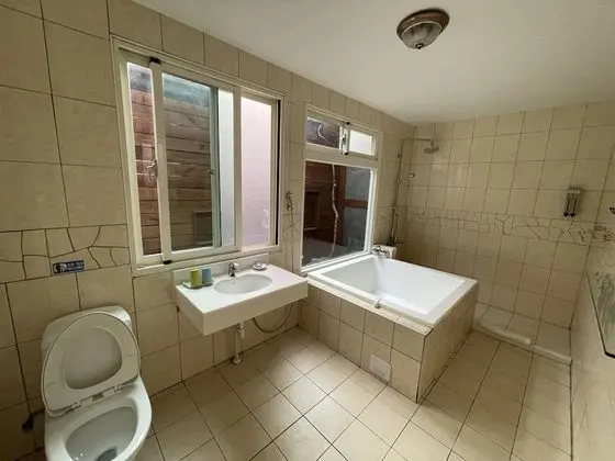 Senior Tek Büyük Yataklı Oda