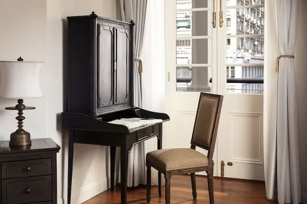 Corner Suite