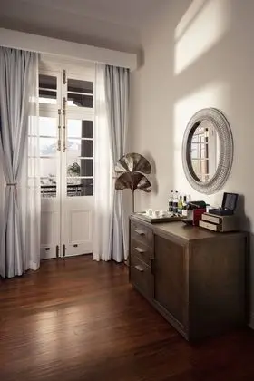 Corner Suite