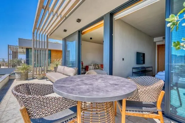 1+1 Residence Sea View With Terrace, Deniz Manzaralı, Balkonlu