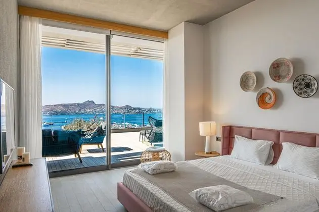 3+1 Villa Residence With Large Private Pool, Deniz Manzaralı, Havuzlu