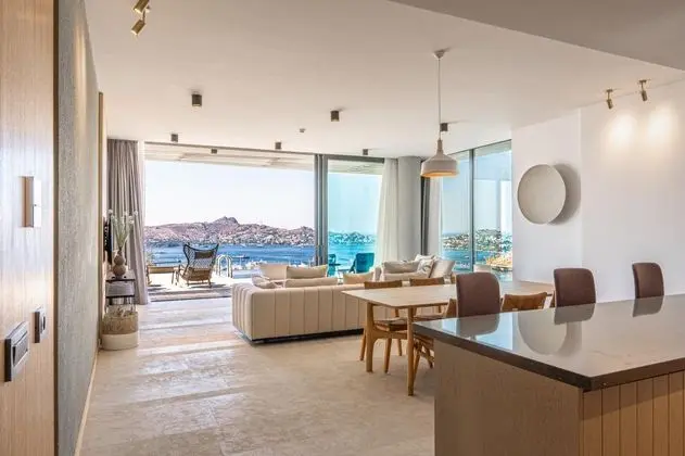 3+1 Villa Residence With Large Private Pool, Deniz Manzaralı, Havuzlu