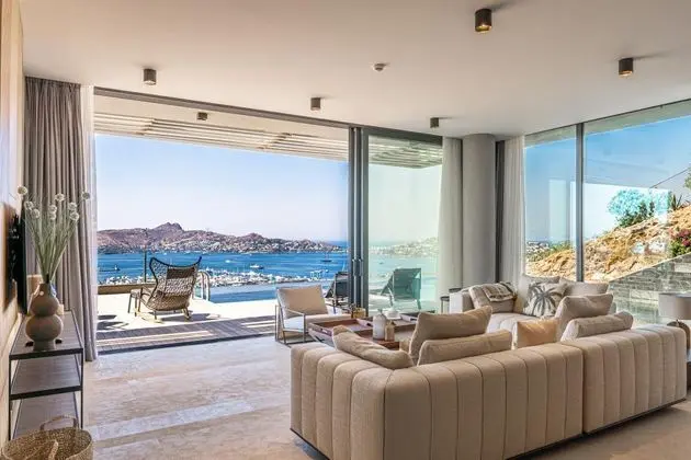 3+1 Villa Residence With Large Private Pool, Deniz Manzaralı, Havuzlu