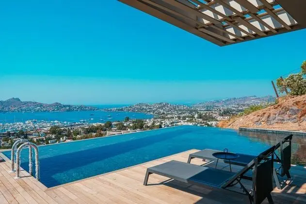 3+1 Villa Residence With Large Private Pool, Deniz Manzaralı, Havuzlu