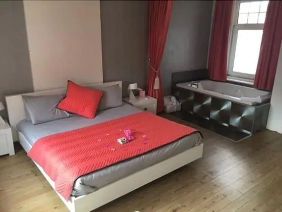 Luxury Tek Büyük Yataklı Oda