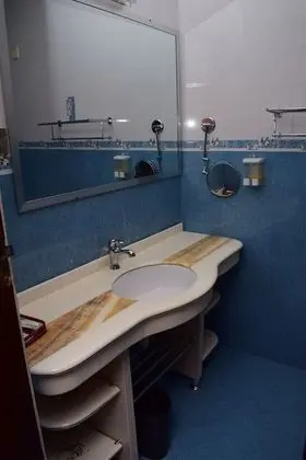 Royal Oda, 1 En Büyük (King) Boy Yatak, Engellilere Uygun, Şehir Manzaralı