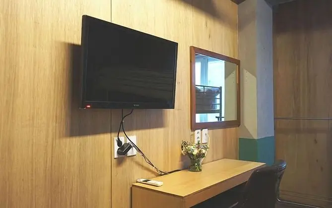 Ortak Ranzalı Oda, Sadece kadınlar için (6 beds)