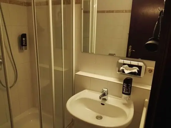 Economy Tek Büyük Yataklı Oda