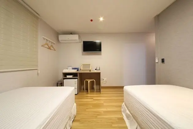 İki Ayrı Yataklı Oda (B)