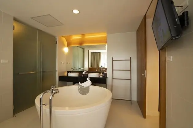 Family Suite with Spa Bath (80 sq.m.)