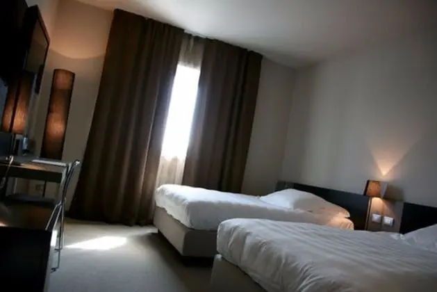 Standard Büyük Yataklı Tek Kişilik Oda