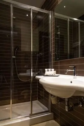 Standard Büyük Yataklı Tek Kişilik Oda