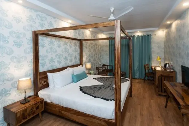 Luxury Oda