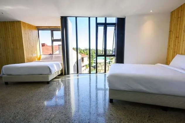 Premier Oda, Veranda (Whale)
