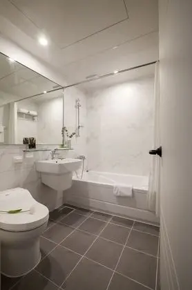 Standard Tek Büyük Yataklı Oda (Bigger than most in Seoul)