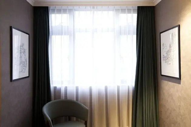 Standard Tek Büyük Yataklı Oda (Bigger than most in Seoul)