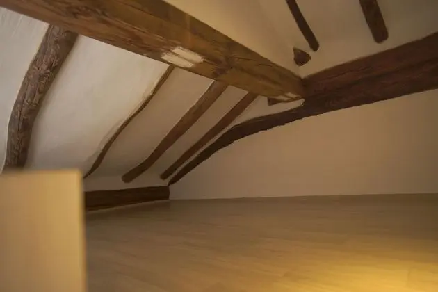 Maru Room