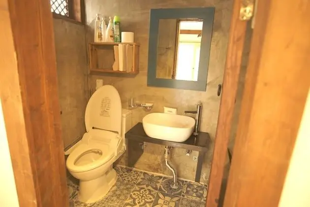 Maru Room