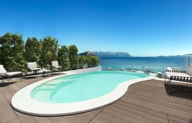 Pool Suite
