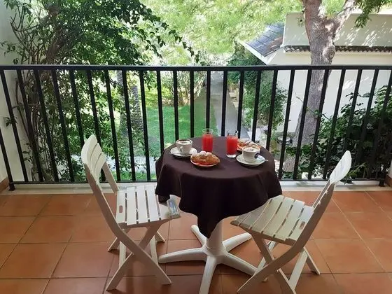 Tek Büyük veya İki Ayrı Yataklı Oda, Balkon, Bahçe Manzaralı