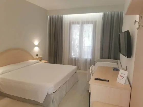 Üç Kişilik Oda, Balkon, Bahçe Manzaralı