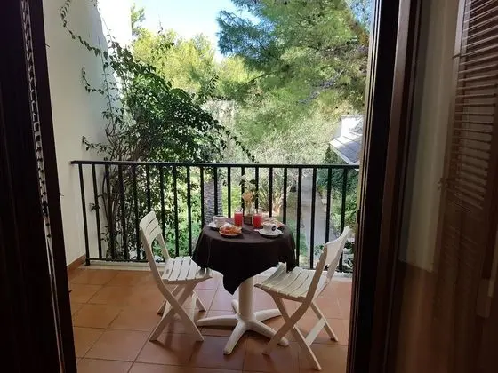 Üç Kişilik Oda, Balkon, Bahçe Manzaralı