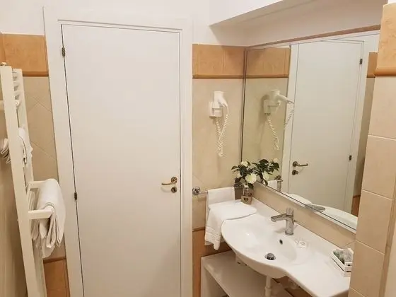 Üç Kişilik Oda, Balkon, Bahçe Manzaralı