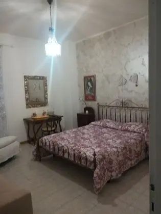 Tek Büyük Yataklı Oda, Ortak Banyo