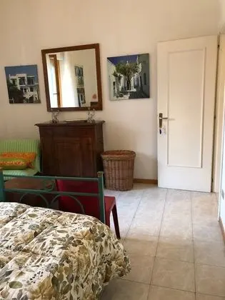 Tek Büyük Yataklı Oda, Ortak Banyo