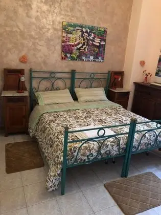 Tek Büyük Yataklı Oda, Ortak Banyo