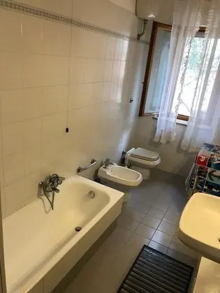 Tek Büyük Yataklı Oda, Ortak Banyo