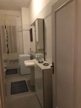 Tek Büyük Yataklı Oda, Ortak Banyo