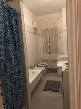 Tek Büyük Yataklı Oda, Ortak Banyo