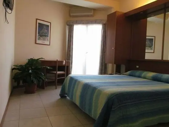 Tek Büyük veya İki Ayrı Yataklı Oda