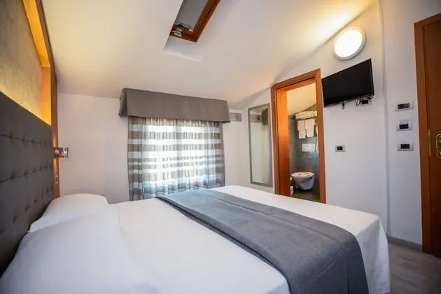 Family Oda (Connected Rooms)