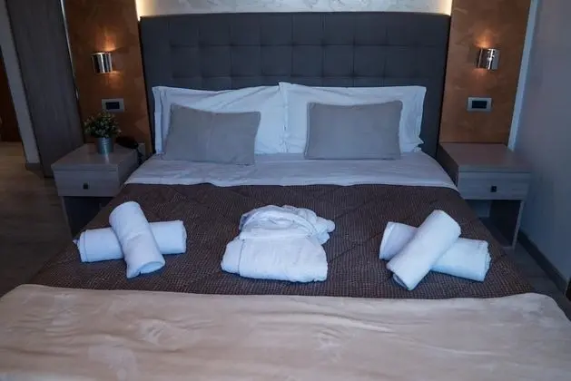 Family Oda (Connected Rooms)