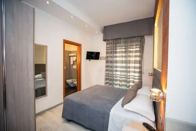 Standard Tek Büyük Yataklı Oda