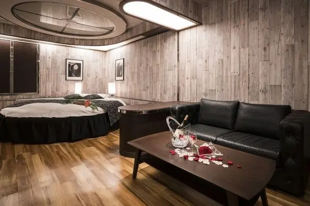 Luxury Oda