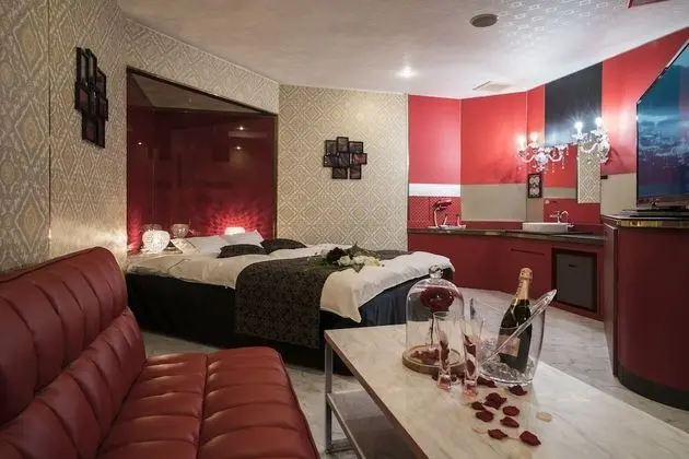 Luxury Oda