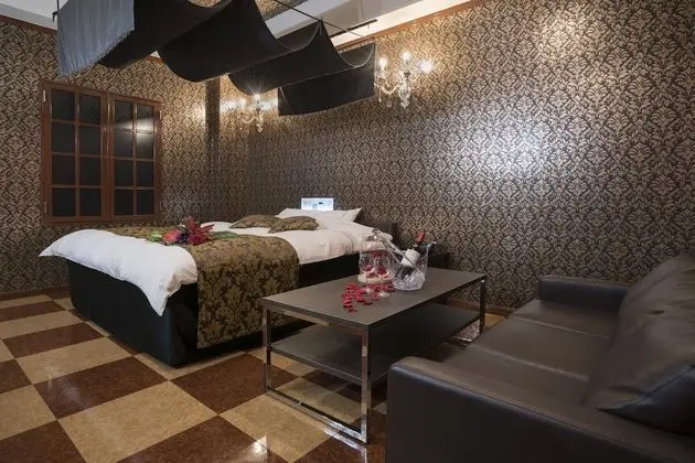 Luxury Oda