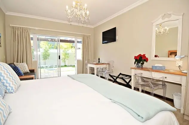 Deluxe Room with walk-in shower